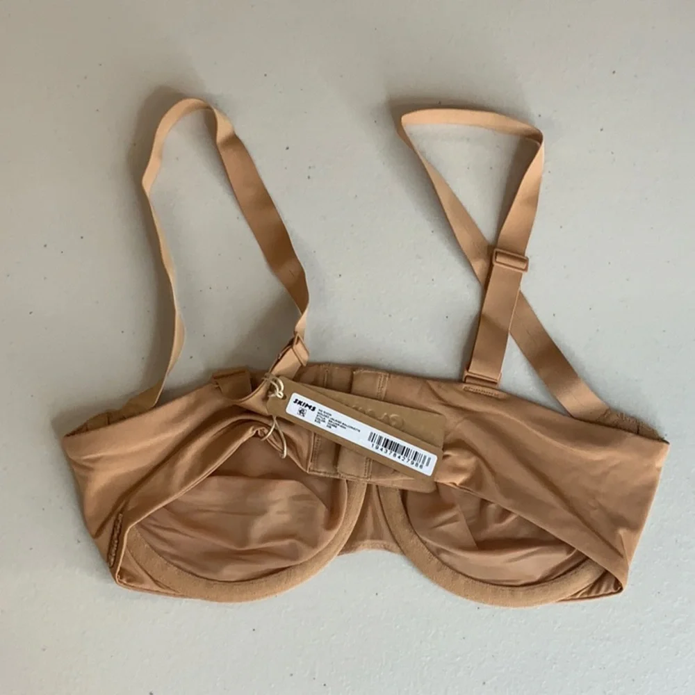 SKIMS molded no show unlined balconette bra 31B OCHRE - Picture 2 of 3
